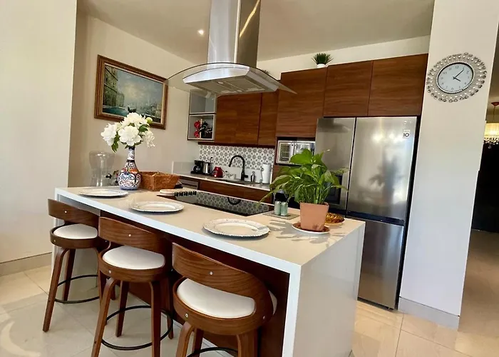 Beautiful 2bed, 3bath, Pools And Views! *