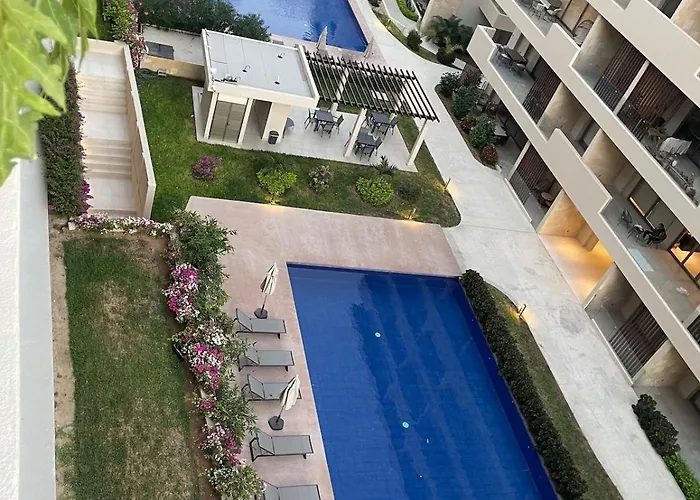 Beautiful 2bed, 3bath, Pools And Views! *